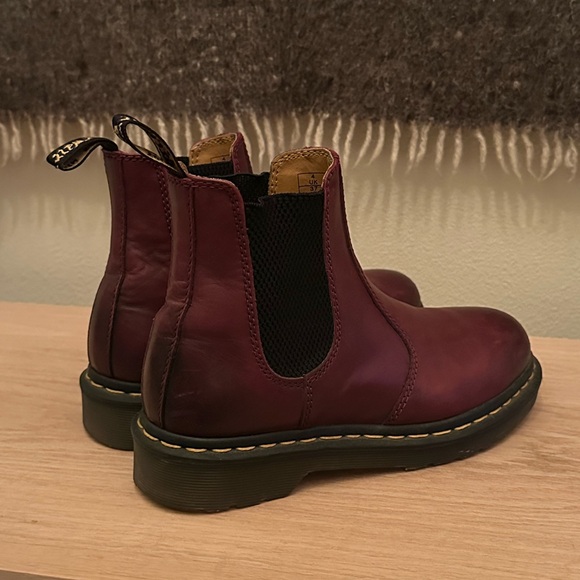Dr. Martens Chelsea Boot, Oxblood, size 5 - Picture 3 of 6